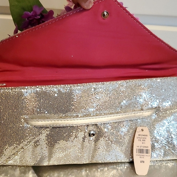 NWT Victoria's Secret Silver Bling Clutch Handbag Purse Bonus Accessories - Picture 15 of 16